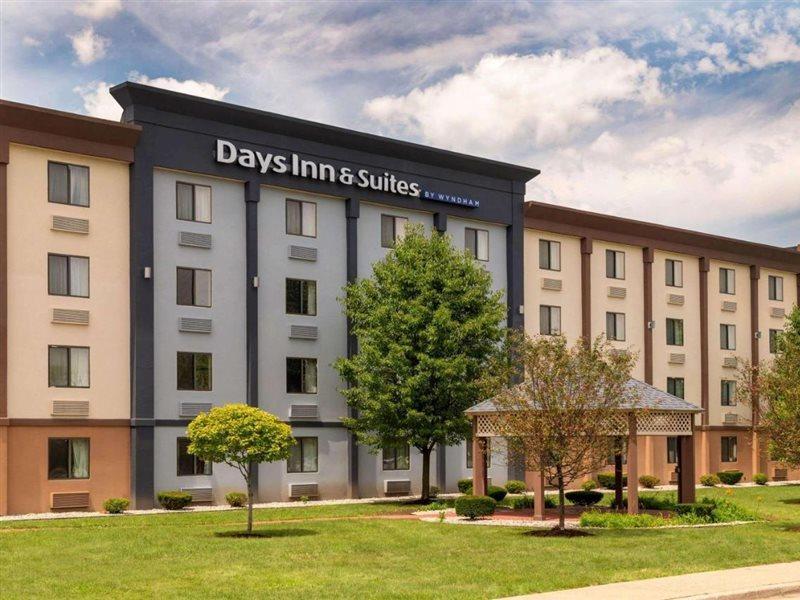 Days And By Wyndham Hammond, In Hotel Hammond