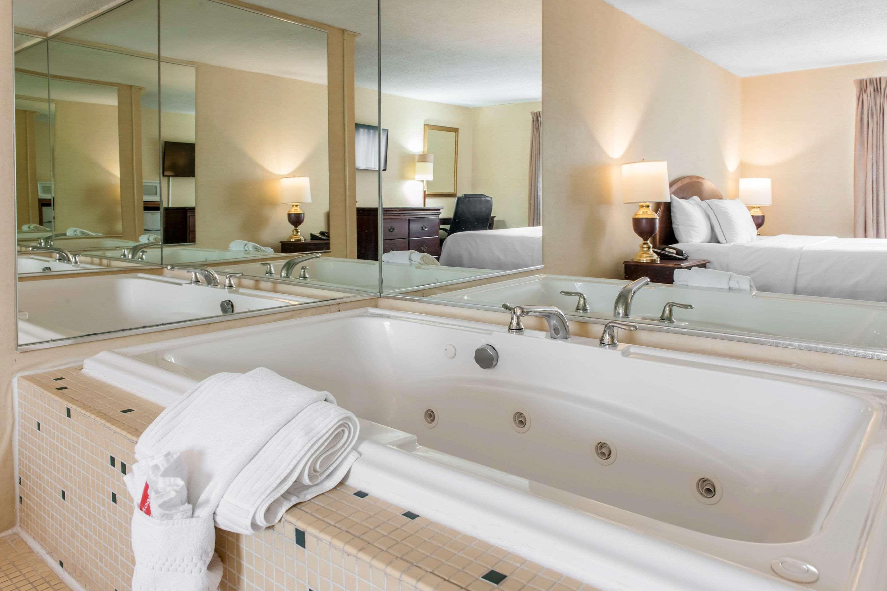 Hotel Days And By Wyndham Hammond, In 3*