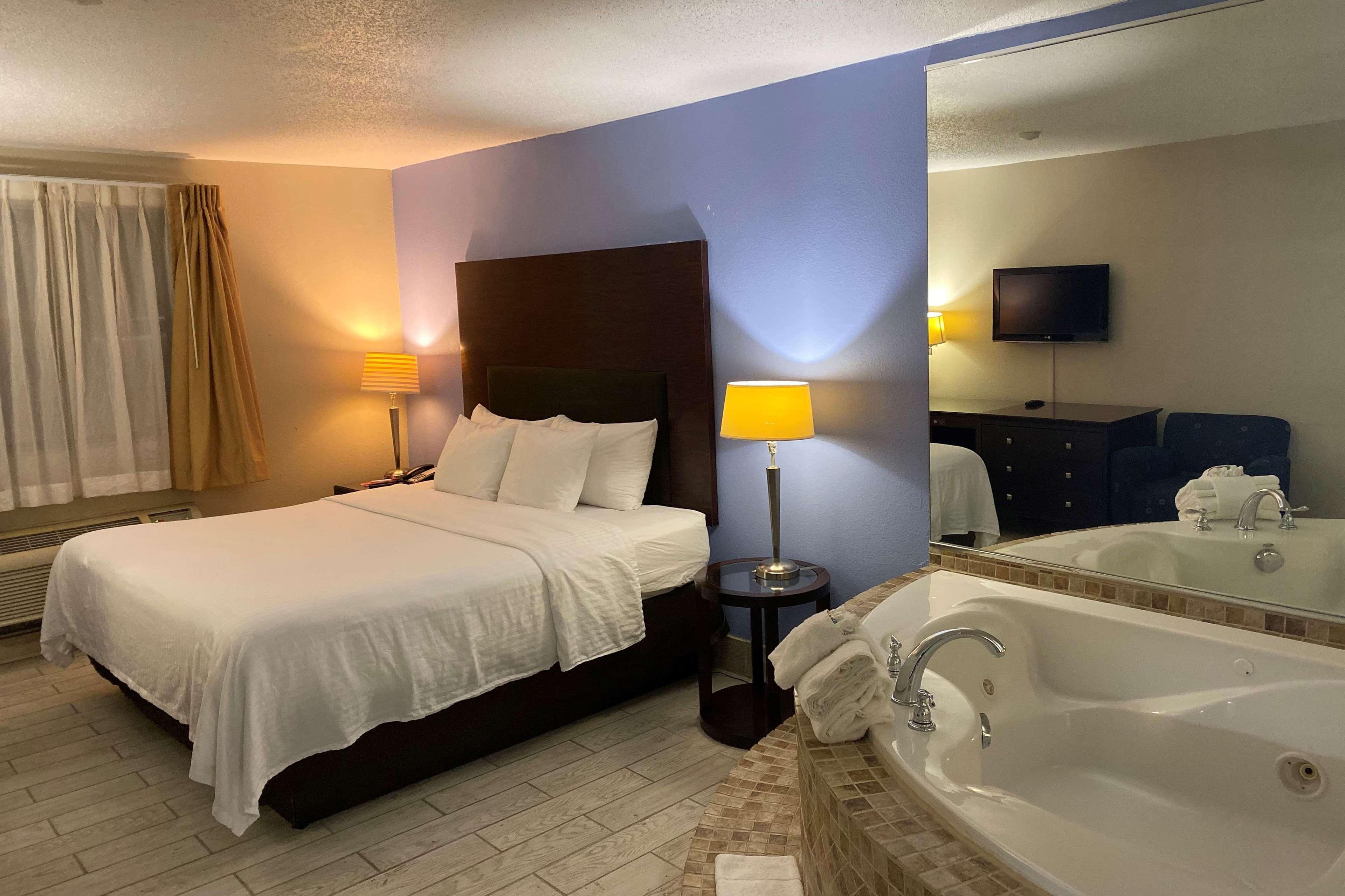 Hotel Days And By Wyndham Hammond, In